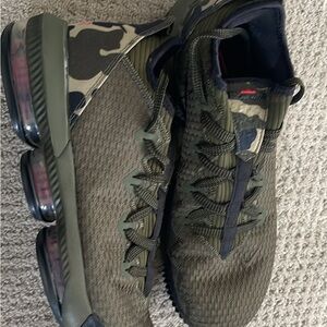 Nike Air - LeBron 16 Camo